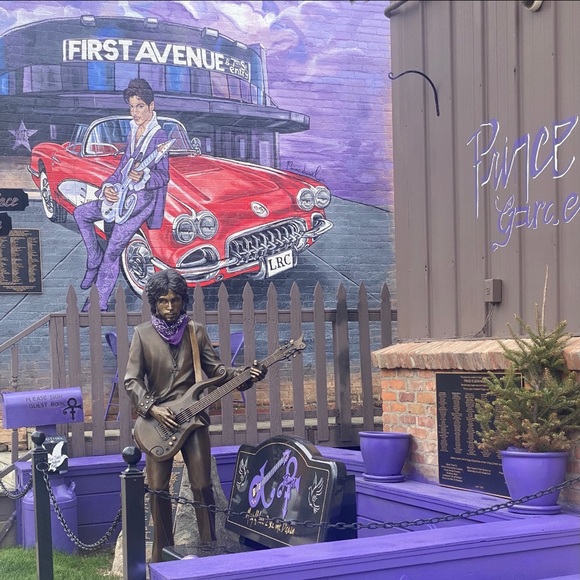 Meet your Posher, Lona - Picture 6 of 11